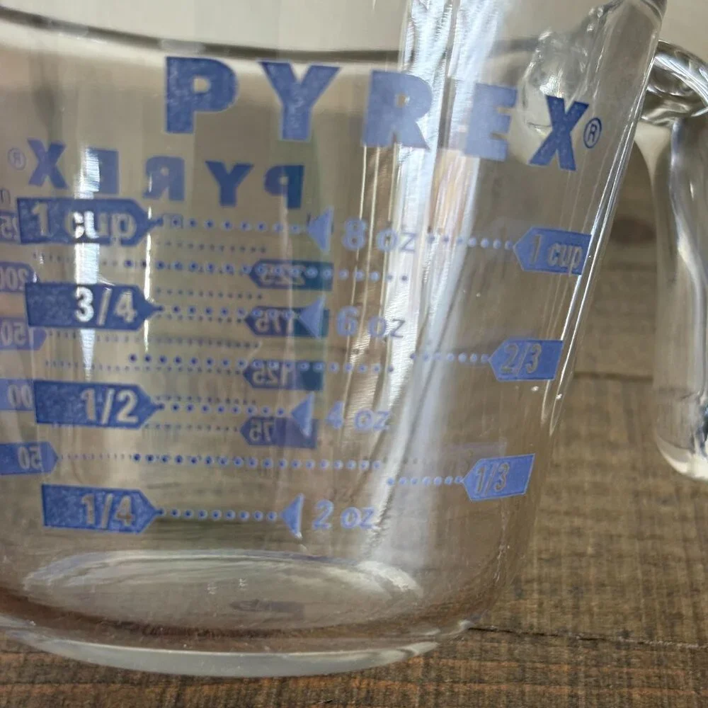 Pyrex Glass Measuring‎ Cup Blue Lettering Handle 1 Cup 250ml Baking Vintage